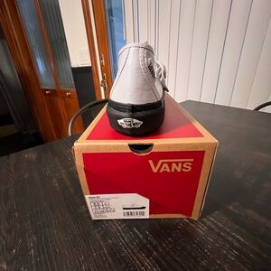 VANS NIB Style 93, white shiny sneakers Sz7.5